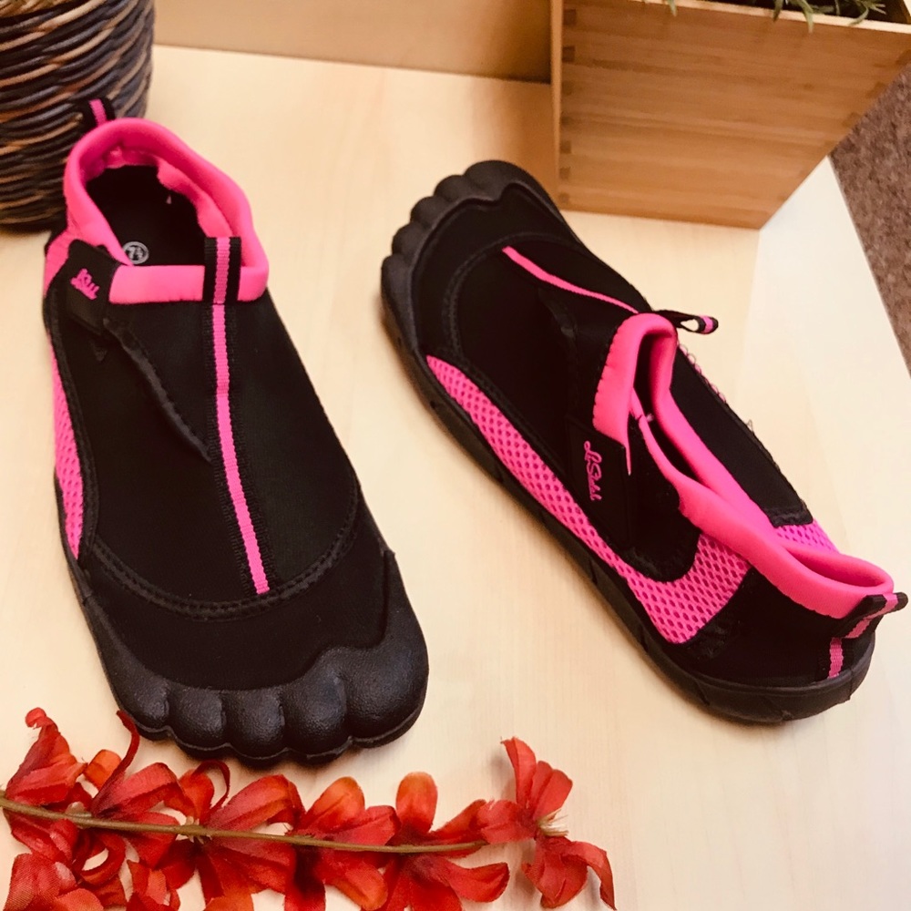 Five finger water shoe